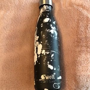 Swell water bottle